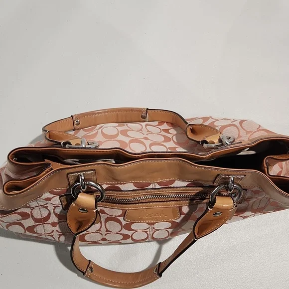 Coach - Picture 13 of 15